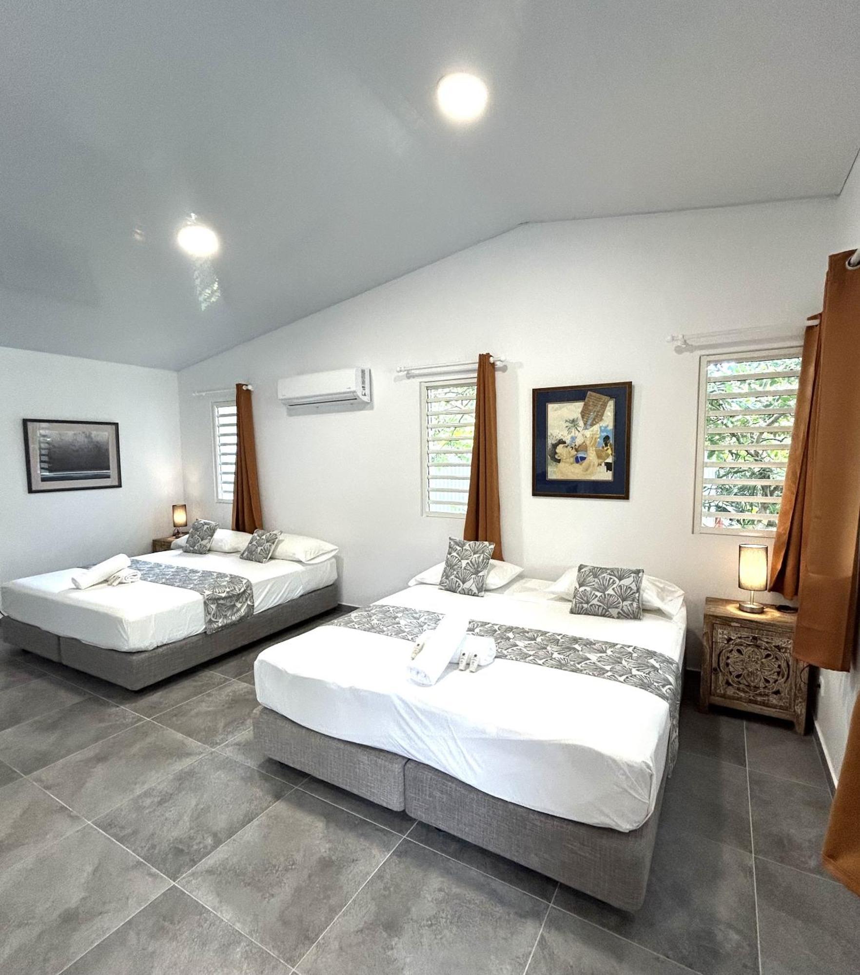 Pare Lodge Tahiti Pirae Rom bilde
