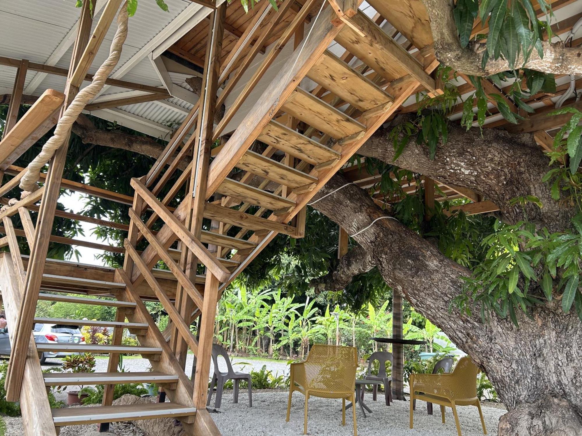 Pare Lodge Tahiti Pirae Rom bilde